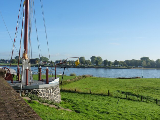 The village of grieth at the river rhine