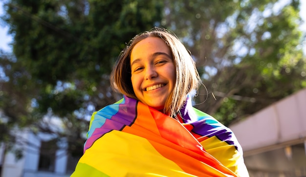 lgtbi 운동에 복수하는 소녀