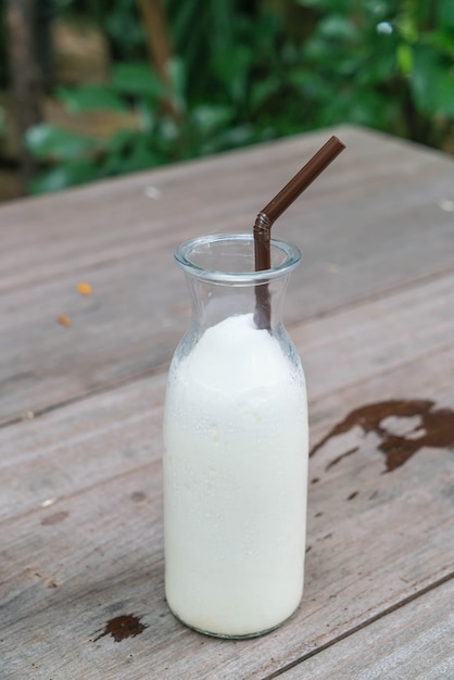 vinilla milkshake on wood