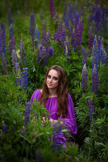 Vinnytsia Oekraïne 15 juni 2022 Een model met professionele make-up en kapsel bij een fotoshoot