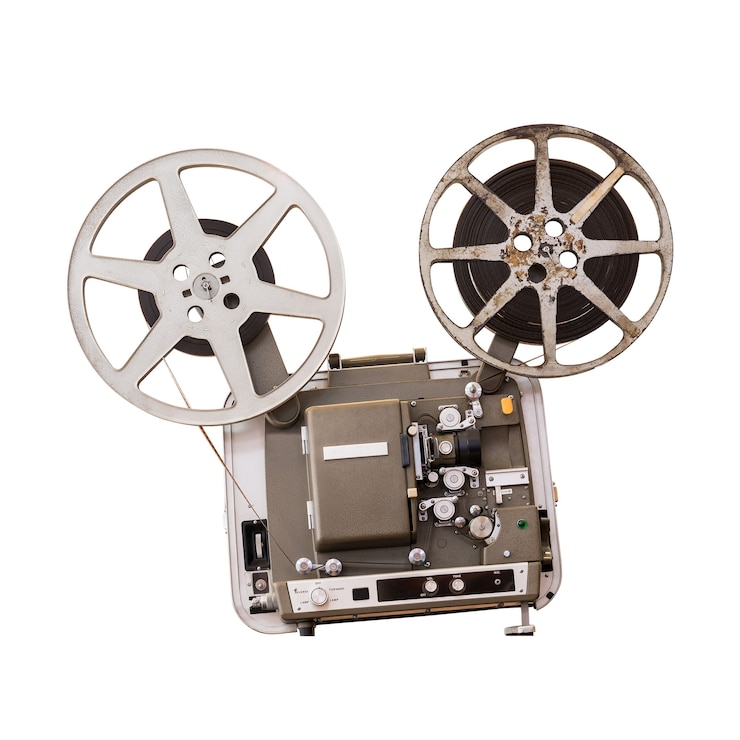 Foto vintage 8 mm filmprojector geïsoleerd op wit