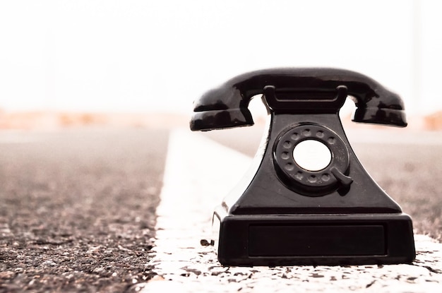 Photo vintage black telephone