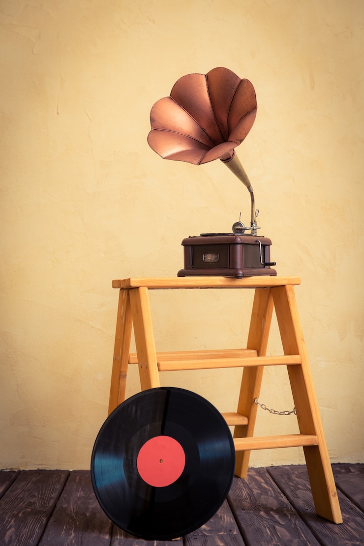 Photo vintage gramophone. retro music concept
