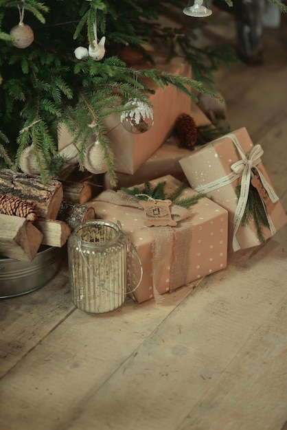 vintage kerstdecor, interieur in retrostijl voor kerst