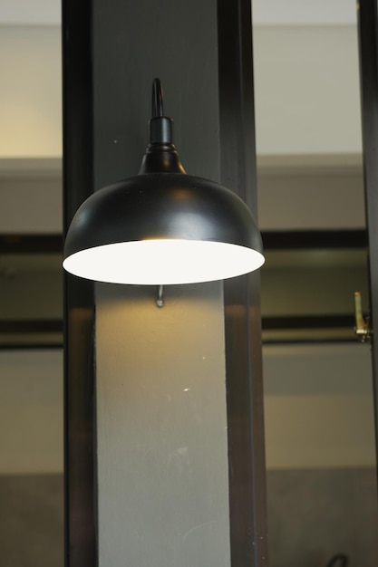 Photo vintage lamps in a restaurant concept of interior with lights lampu