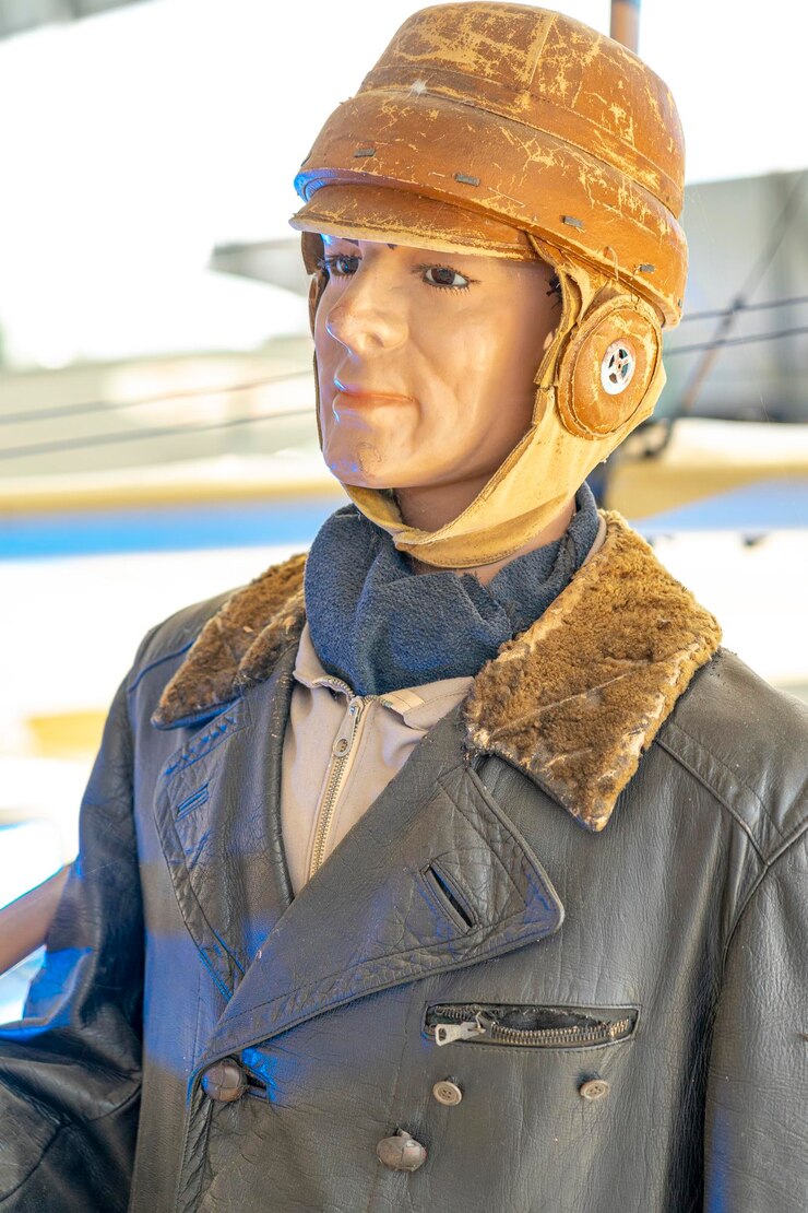 Photo vintage pilot mannequin