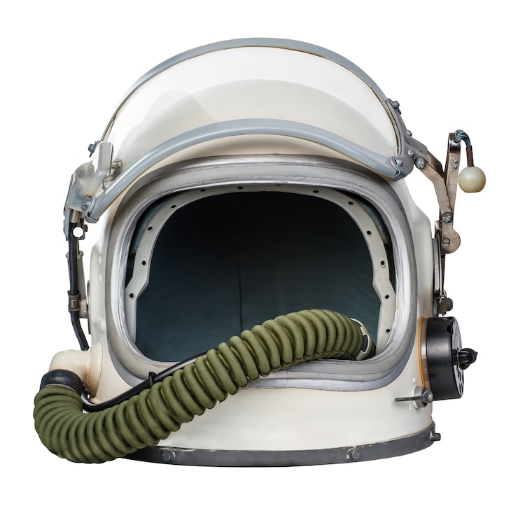 Photo vintage space helmet isolated against a white background.