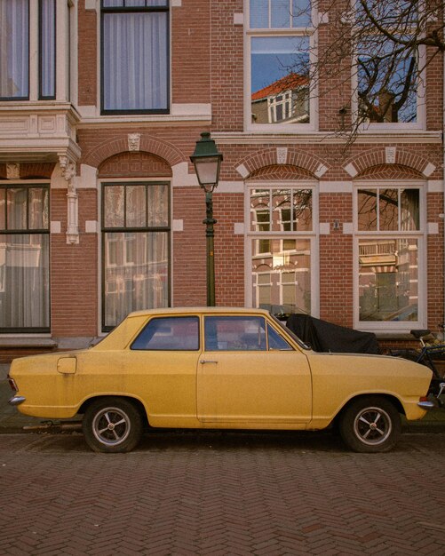 Photo vintage yellow car