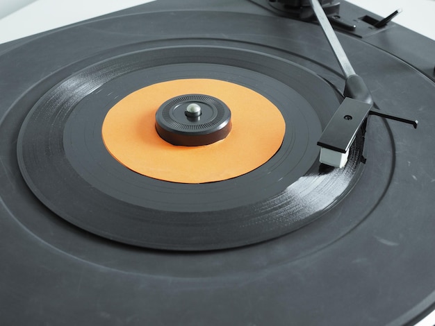 Vinylplaat op draaitafel