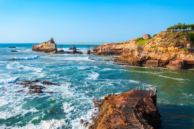 Photo virgin rock in biarritz france