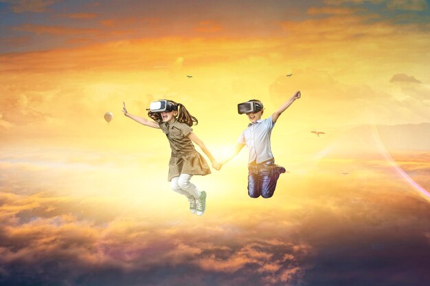 Virtual reality-bril voor kinderen. Gemengde media