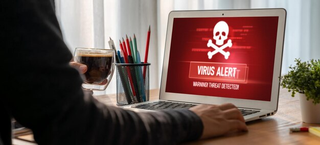 Virus waarschuwing waarschuwing op het computerscherm gedetecteerd modish cyber dreiging hacker computervirus en malware