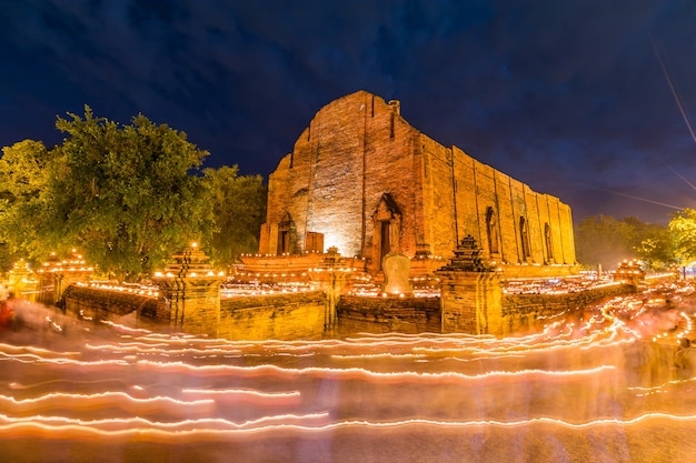 Wat MaheyongでのVisaka Bucha day