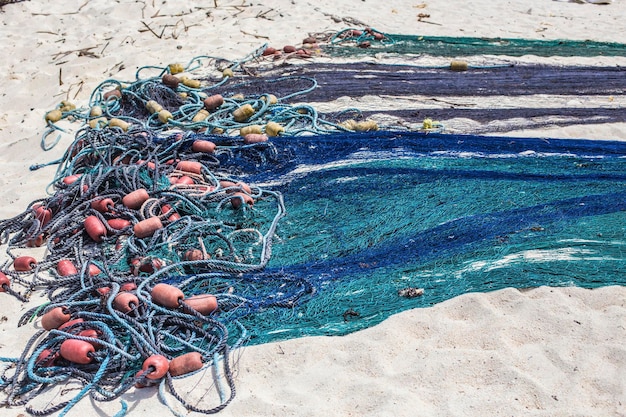 visnet op het zandstrand. Visnet achtergrond