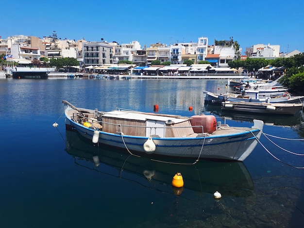 Vissersboot in agios Nikolaos in Kreta eiland