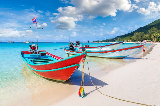 Vissersboot op phangan-eiland