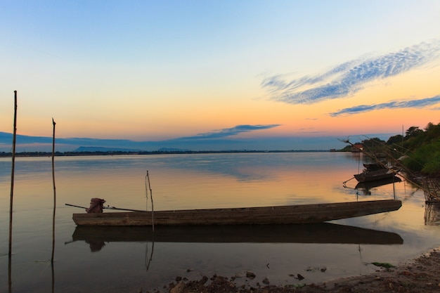 Vissersboten aan de mekong rivier