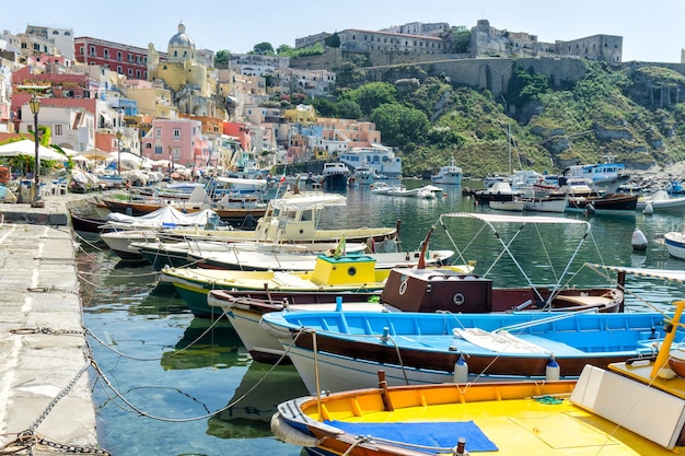 Vissersdorp op het eiland Procida