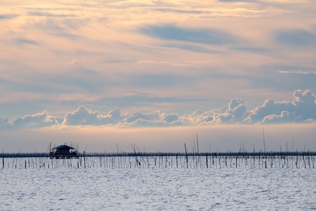 Vissershut aan de zee Provincie Chonburi