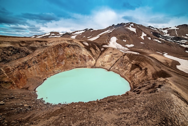 Lago blu di viti