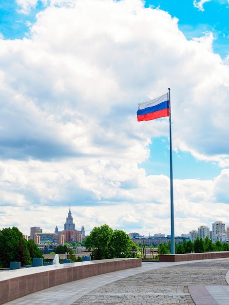 Vlag Russische driekleur in Victory Park op Poklonnaya Gora