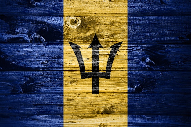 Vlag van Barbados op houten planken achtergrond houten vlag