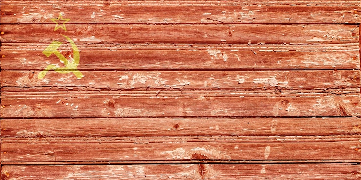 Foto vlag van de sovjet-unie met de textuur van ruwe planken