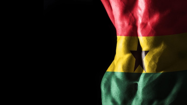 Vlag van Ghana op abs spieren nationale sporttraining, bodybuilding concept, zwarte achtergrond