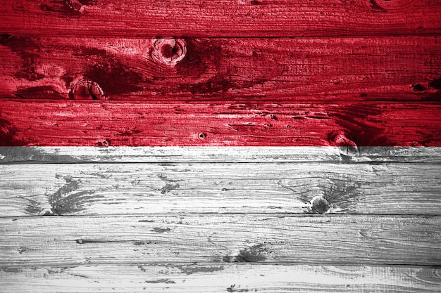 Vlag van Indonesië op houten planken achtergrond houten vlag