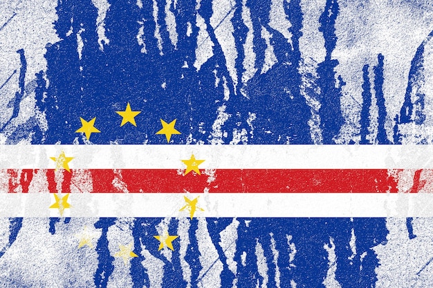 Vlag van Kaapverdië geschilderd op oude noodlijdende betonnen muur achtergrond