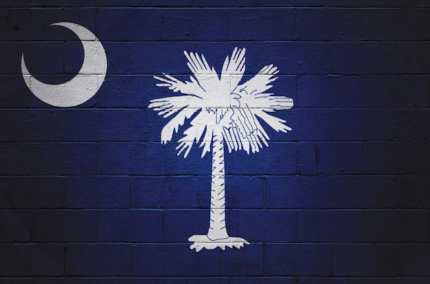 Vlag van South Carolina geschilderd op een muur van sintelblokken