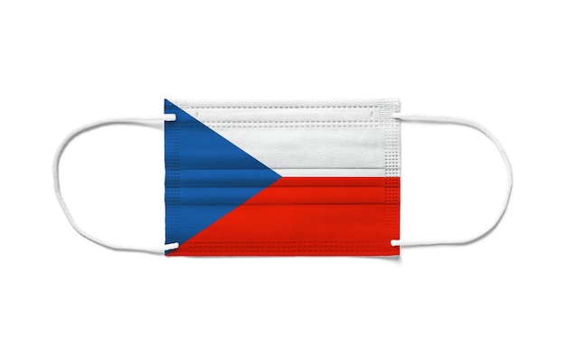 Vlag van Tsjechië op een wegwerp chirurgisch masker. Wit oppervlak geïsoleerd