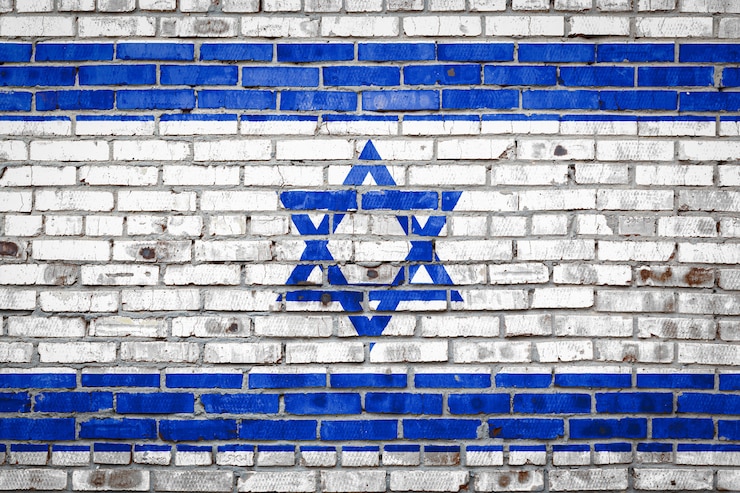 Foto vlagbanner op bakstenen muur.