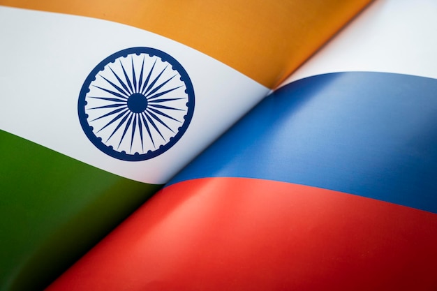 Vlaggen India en Rusland Het concept van internationale betrekkingen tussen landen Sancties tegen Rusland De staat van regeringen Vriendschap van volkeren
