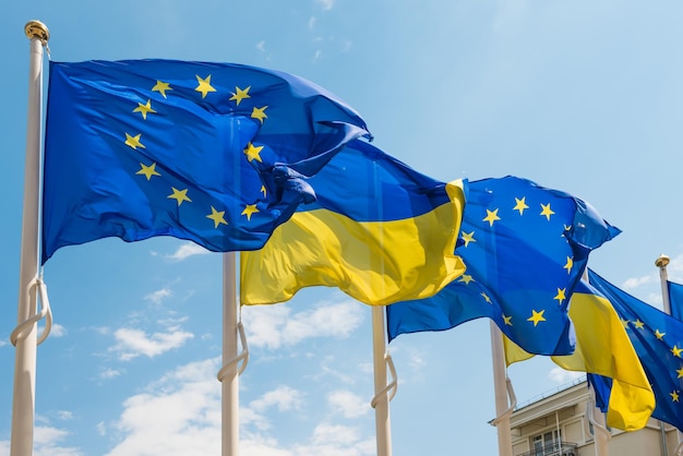 Vlaggen van Oekraïne en de Europese Unie