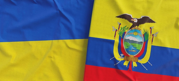 Vlaggen van Oekraïne en Ecuador Linnen vlag close-up Vlag gemaakt van canvas Oekraïens Kiev Quito Zuid-Amerika Nationale symbolen 3d illustratie