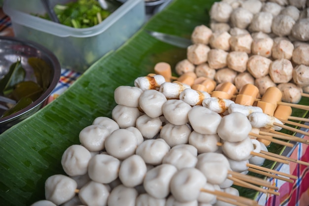 Vleesballetje soort vlees (rundvlees, varkensvlees en vis) te koop bij Thai street food