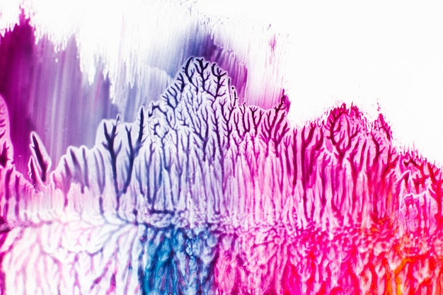 Foto vlekken van kleurrijke nagellak op witte achtergrond