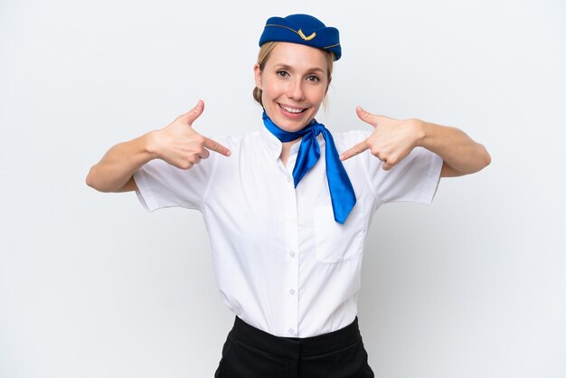 Vliegtuig blonde stewardess vrouw geïsoleerd op witte achtergrond trots en zelfvoldaan