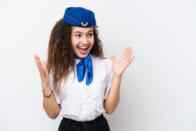 Vliegtuig stewardess Arabische vrouw geïsoleerd op een witte achtergrond met verrassing gezichtsuitdrukking