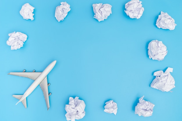 Vliegtuigreis op blauwe hemeldocument wolkenframe affiche