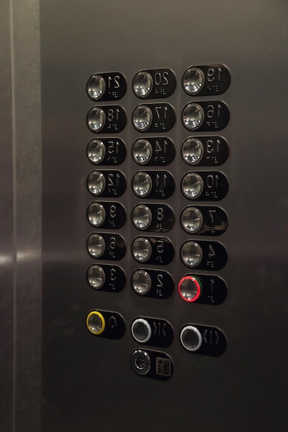 Vloerknoppen Lift in een woongebouw met appartementen