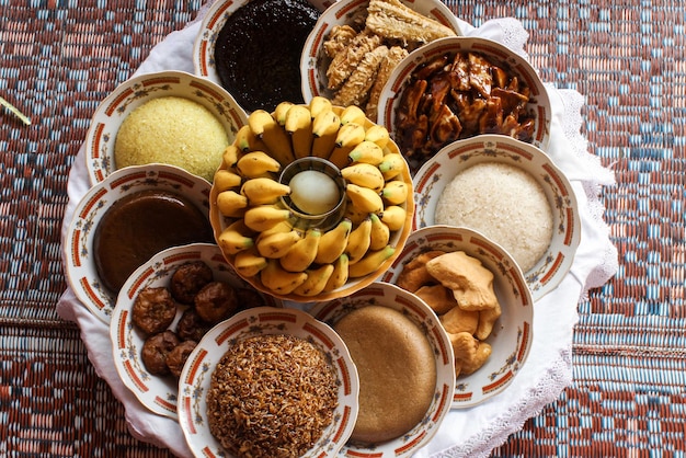 Voedsel toespraak traditie voor het huwelijk minangkabau etnische