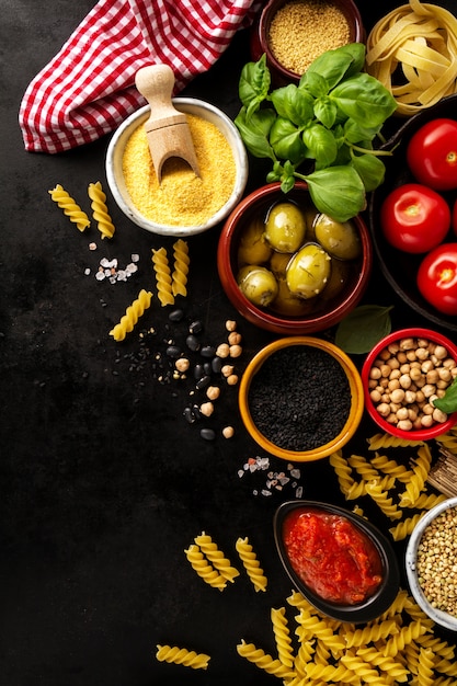 Voedselachtergrond Voedselconcept Met Diverse Lekkere Verse Ingrediënten Voor Koken. Italiaanse Food Ingredients. Uitzicht vanaf boven met kopie ruimte.