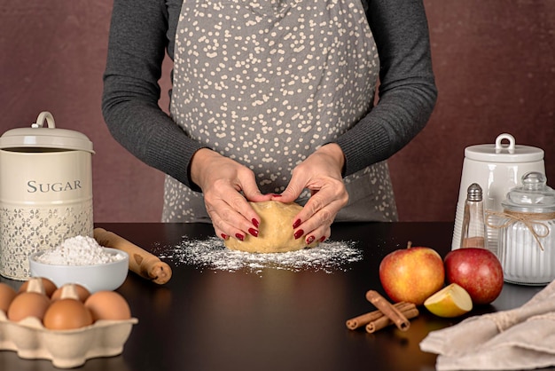 Voedselfotografie van appeltaart koken Amerikaans dessert rauw deeg meel zoetwaren bakkerij gebak