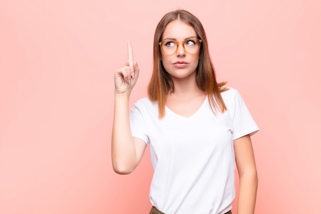 voel me als een genie die de vinger trots in de lucht houdt na het realiseren van een geweldig idee, zegt eureka