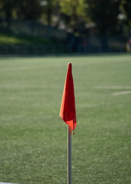 Voetbal Voetbal hoek rode vlag op het veld