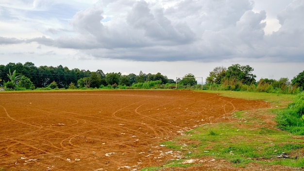 Voetbalveld in het dorp