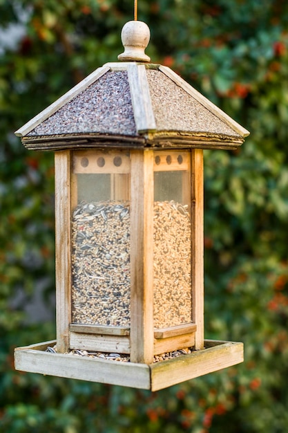 Vogelhuisje hangen