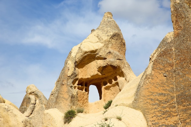 Rocce vulcaniche nella valle della cappadocia, turchia